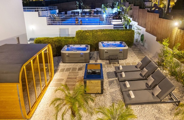 Comfort & fun w/pool & games area