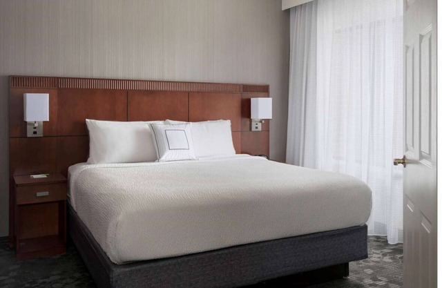 Comfort In Style! 1BR With Indoor Pool, Pet-Friendly, Close To Edwards Field!