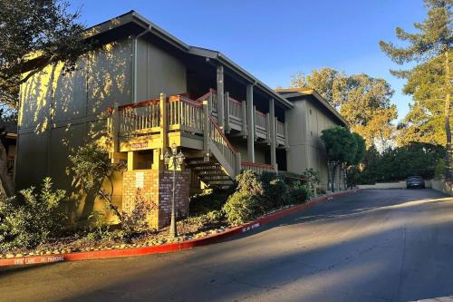 Comfort Inn Monterey Peninsula Airport