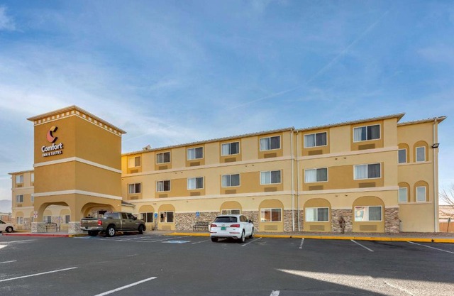 Comfort Inn & Suites Alameda at Albuquerque Balloon Fiesta Park