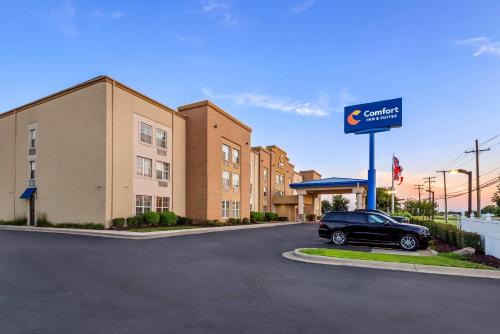Comfort Inn & Suites Allen Park - Dearborn