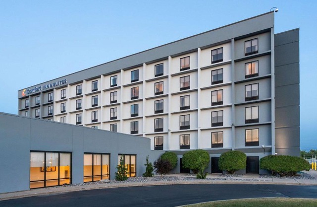 Comfort Inn & Suites Buffalo Airport