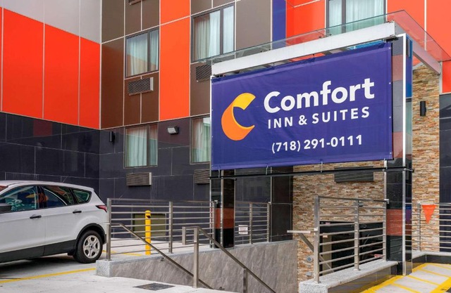 Comfort Inn & Suites near JFK Air Train