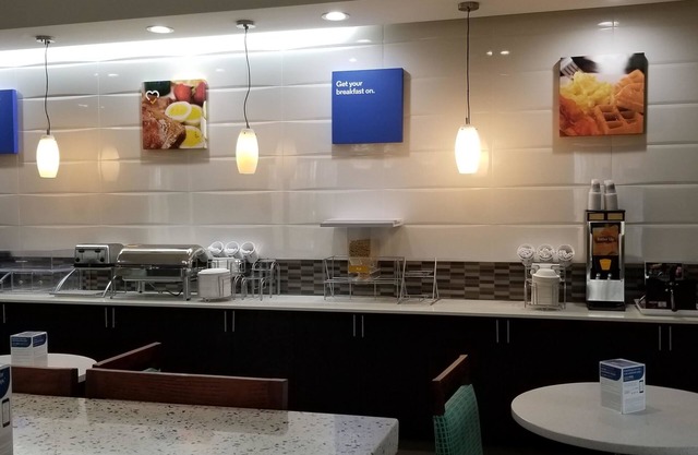 Comfort Inn & Suites Tulsa I-44 West - Rt 66