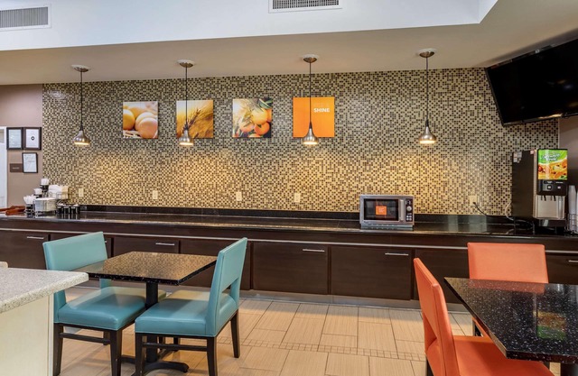 Comfort Inn & Suites
