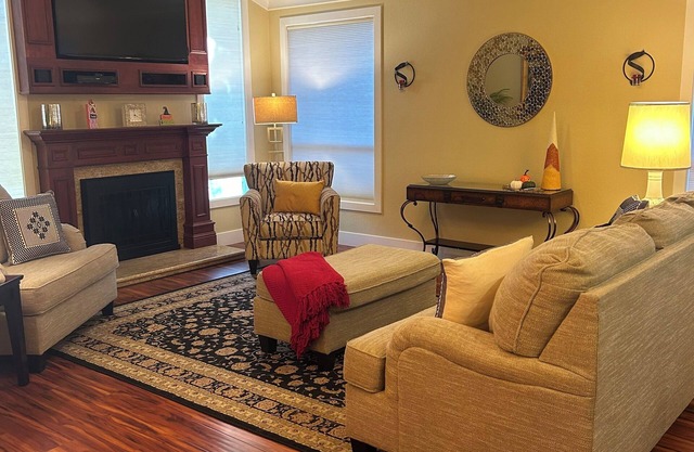 Comfort Meets Convenience – 3-Bedroom Gem in Sunny San Jose with WiFi & AC