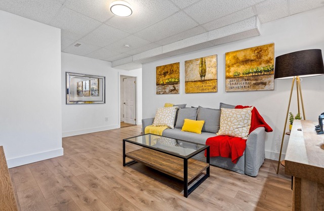 Comfort of your home in a middle of the vine country. Niagara On The Lake