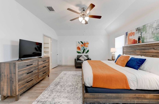 Comfort & Space:4BRHome in Hutto