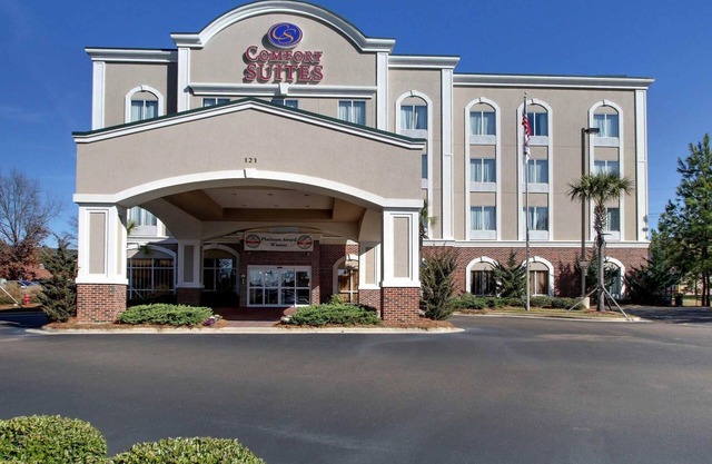 Comfort Suites Airport