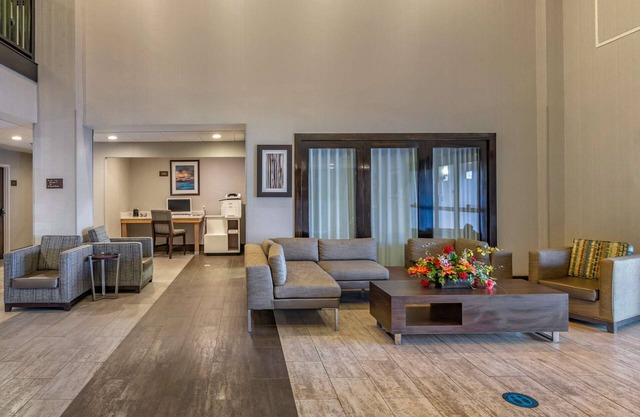 Comfort Suites Alpharetta/Roswell - Atlanta Area