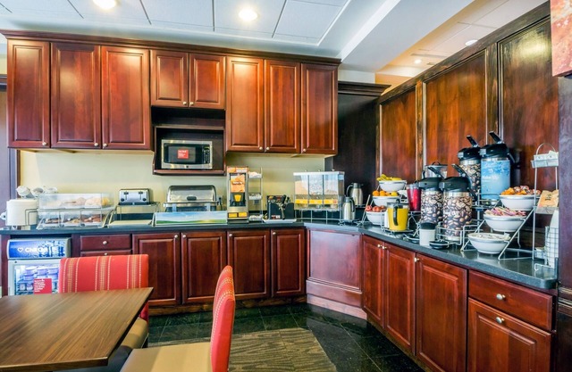 Comfort Suites at Woodbridge