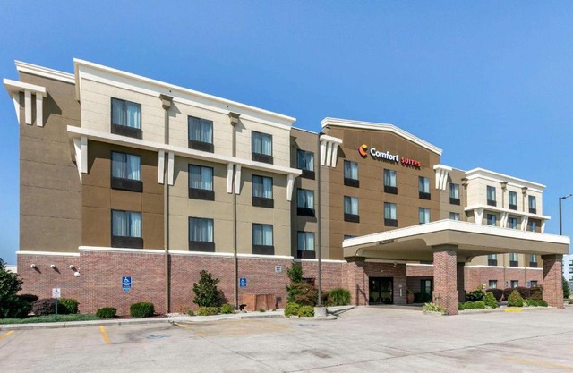 Comfort Suites Hopkinsville near Fort Campbell