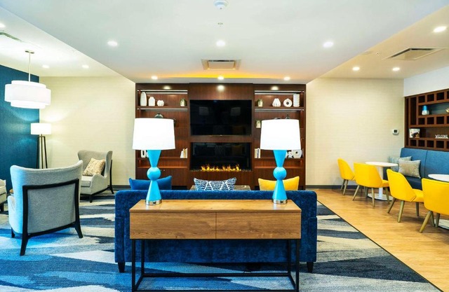 Comfort Suites Kelowna