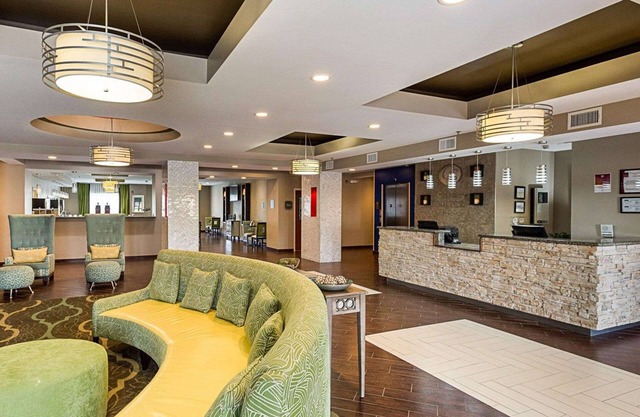 Comfort Suites near Tanger Outlet Mall