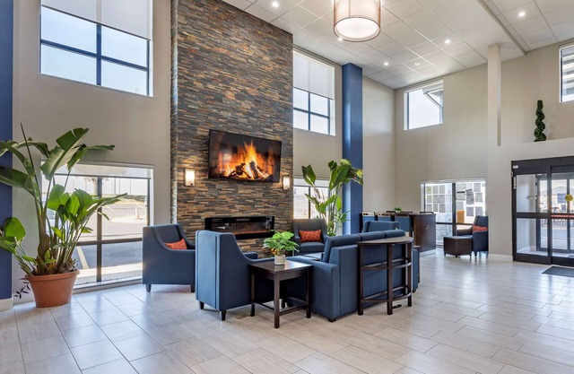 Comfort Suites St. Louis - Sunset Hills