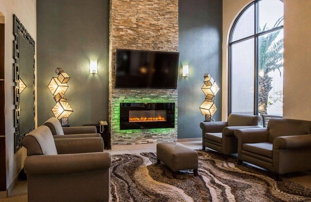 Comfort Suites Stafford Near Sugarland