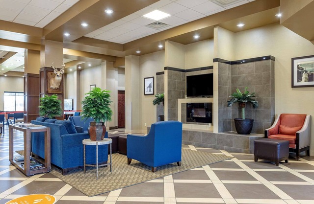 Comfort Suites