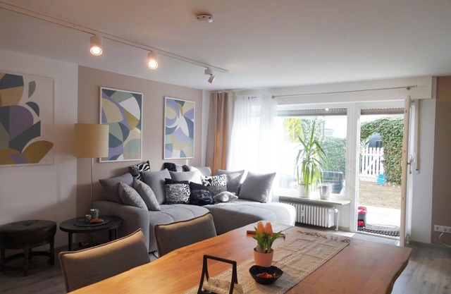 Gemütliche ebenerdige Ferienwohnung mit eigenem kleinen Garten