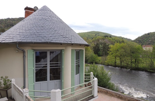 Komfortable 4-personen-Haus in einer Mühle am Fluss