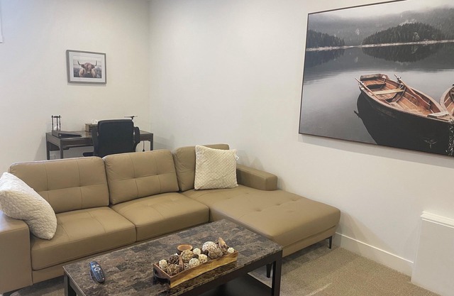 Comfortable 1 bedroom suite in Bowness
