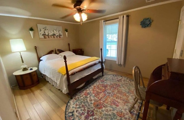 Comfortable 2 bedroom -safe area - Close to Tulsa