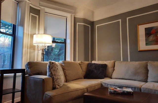 Comfortable 3 bedroom apartment near Prospect Park and Park Slope