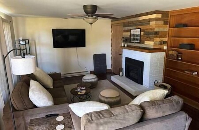 Comfortable 3BR Home - Cozy