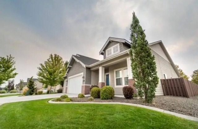 Comfortable 4 Bedroom Farmhouse In Eagle/Meridian Idaho