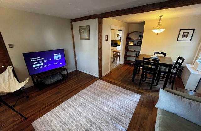 Comfortable and Cozy Apt with Parking