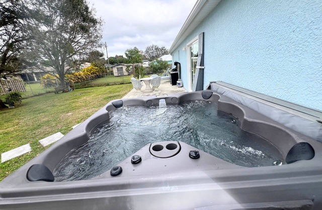 Comfortable and Peaceful Place in Sebastian FL.