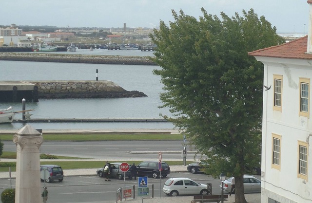 komfortable und gemütliche Wohnung mit Blick auf den Fluss