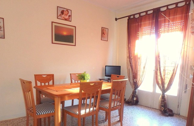 Komfortable Wohnung im Zentrum mit Balkon mit Meerblick