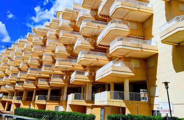 Comfortable apartment with a large terrace and a fantastic view of the sea and the mountains!