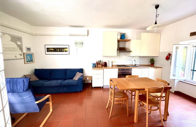 Comfortable apartment with sea view 3 min from the beach