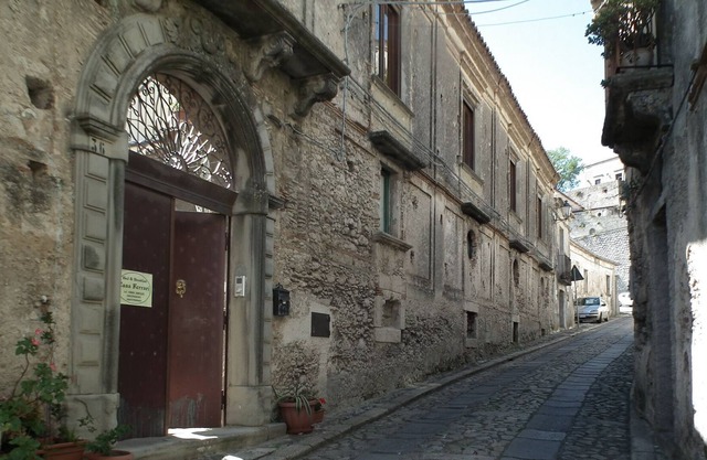 Komfortables B & B in Gerace, (sehen Sie schöne Dörfer in Italien). Zimmer im Casa Ferrari