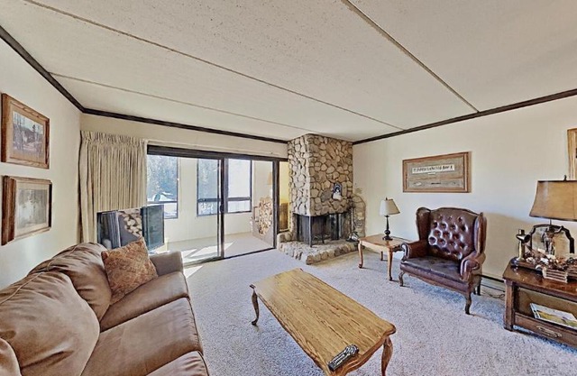 Comfortable Cozy 2 Bedroom Condo with Loft!