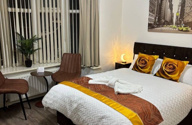 Comfortable Ensuite Rooms & Ample Street Parking.