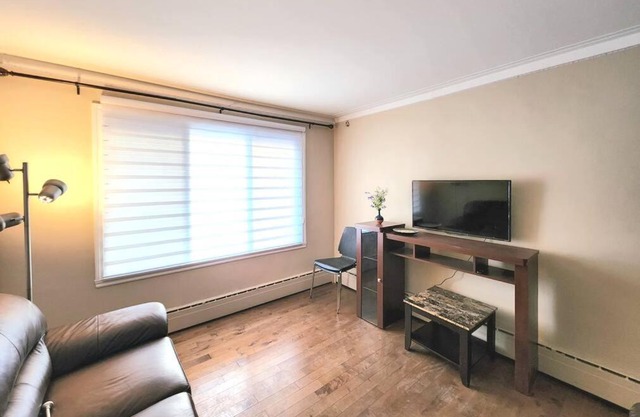 Comfortable entire 3BDR Apt in Laval Montreal
