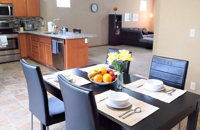 Comfortable & Family friendly house near WA State Fair, JBLM, PLU, golf, & parks