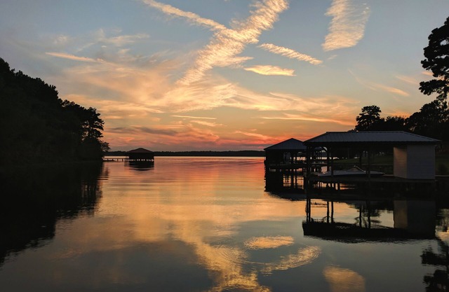 Luxuriöser Familienurlaub am Lake Palestine mit Pool, Whirlpool und neuem Bootshaus