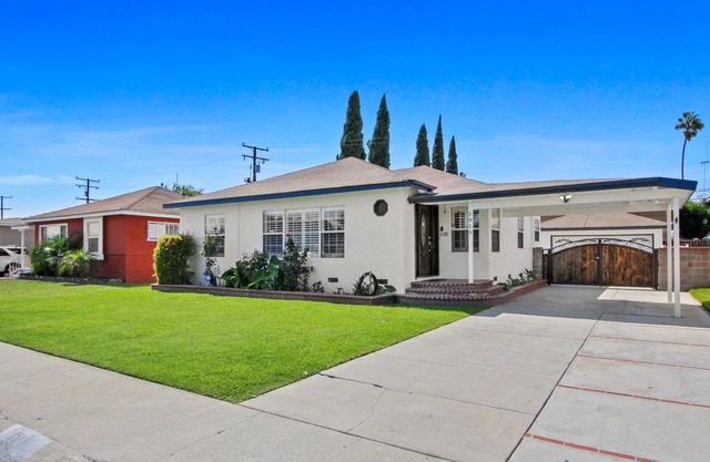 Comfortable Family size home, 20 min away from theme park!
