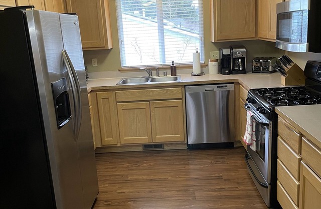 Comfortable full furnished home with patio and backyard.