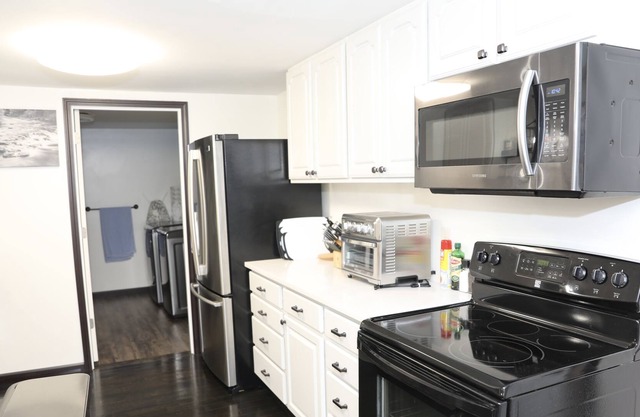 Comfortable Hillsdale Retreat