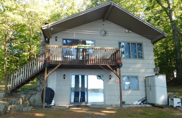 Comfortable lakefront retreat with spectacular views across Long Lake!