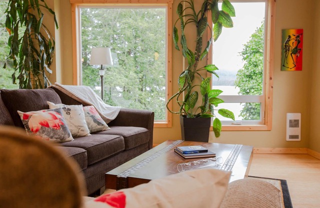 Comfortable new home with beautiful inlet views to experience a true Tofino stay