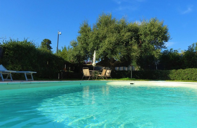 Comfortable one bedroom apartment with private terrace, swimming pool overlooking the sea