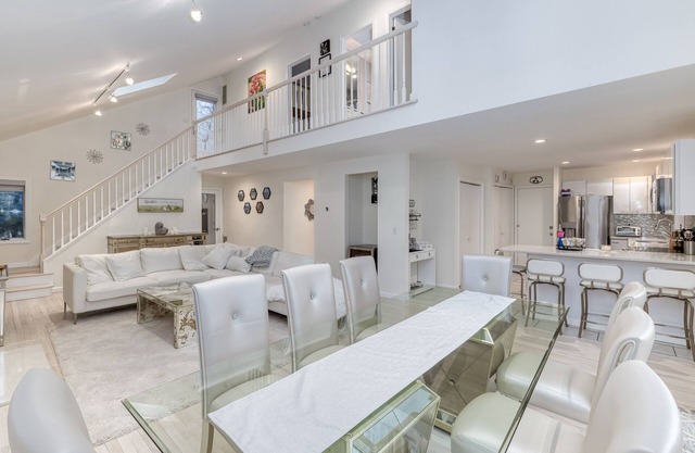 Comfortable Orchard Oasis in wine country on Long Islands beautiful North Fork!