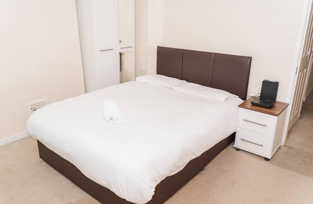 Comfortable Property in stoke near city