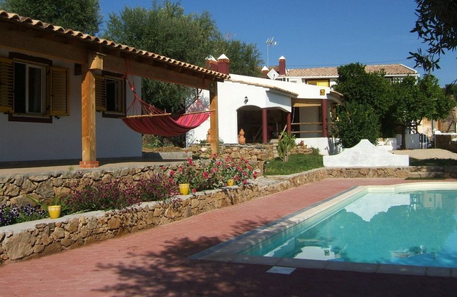 Komfortable Villa mit herrlichem Ausblick, gut gelegen, ruhig 6/8 Personen, Schwimmbad.