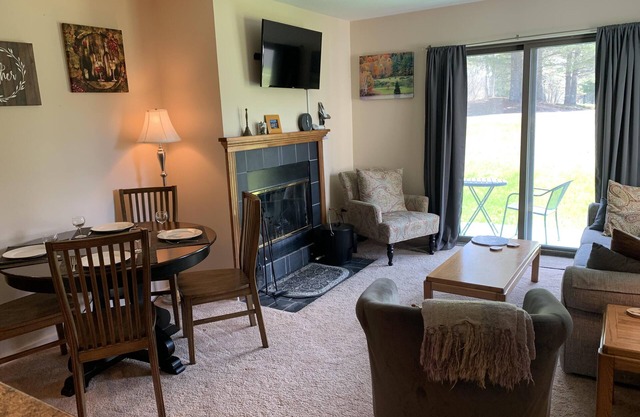 Comfortable, Redecorated Condo at Mount Snow